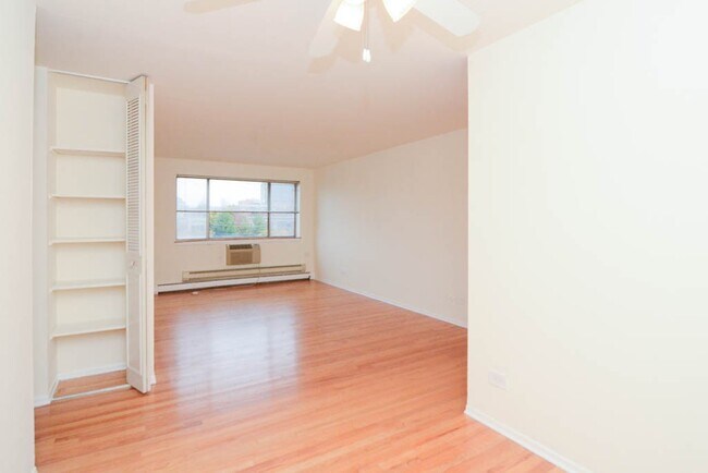 Foto del edificio - 665 W Wrightwood Ave