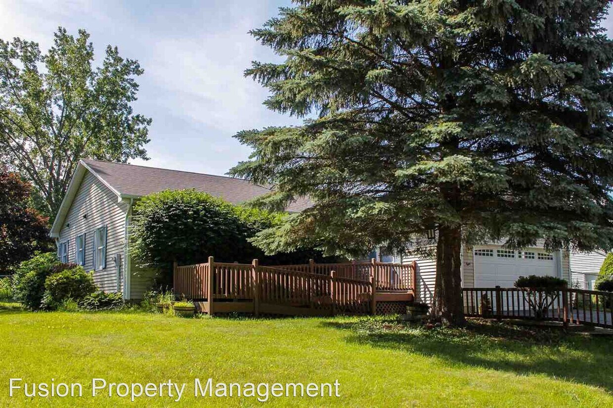 Primary Photo - 4 br, 3 bath House - 8 Pine Grove Terrace