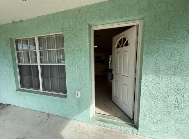 Building Photo - 2908 9th Ave Dr E