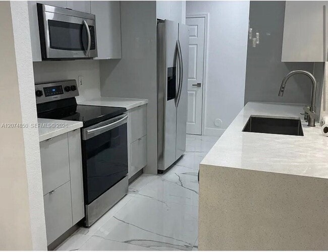 Building Photo - 20950 SW 87th Ave