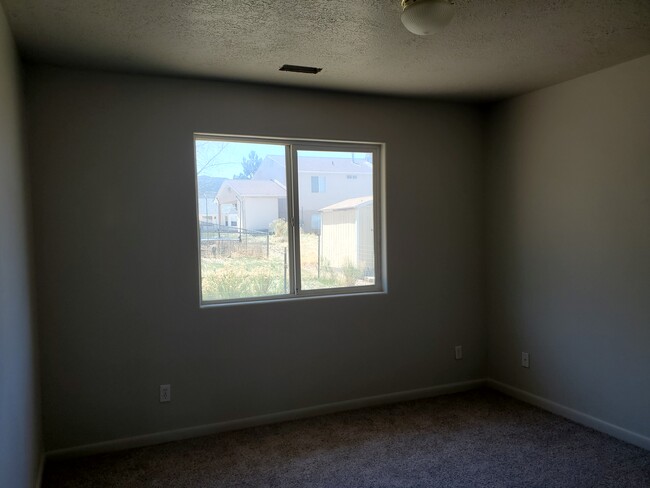 Building Photo - 96 Robbers Roost Ln