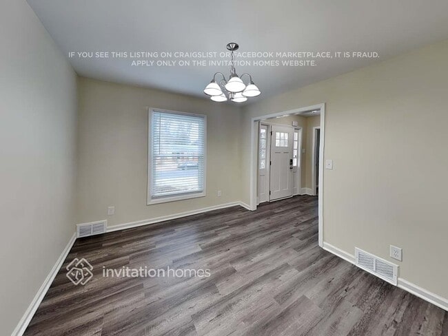 Building Photo - 3332 Bonneville Dr