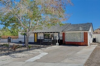 Building Photo - 1201 Douglas Dr