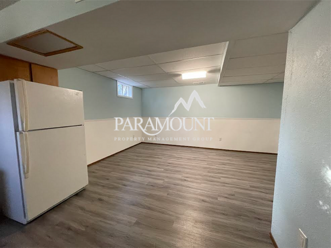 Building Photo - Tucked Away Lower 2 Bedroom Duplex!