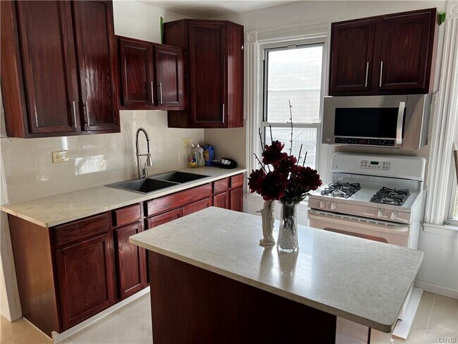 Foto del edificio - 928 Lenox Ave