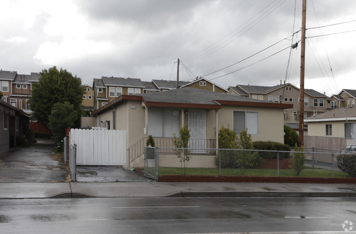 Foto del edificio - 22862-22878 Grand St