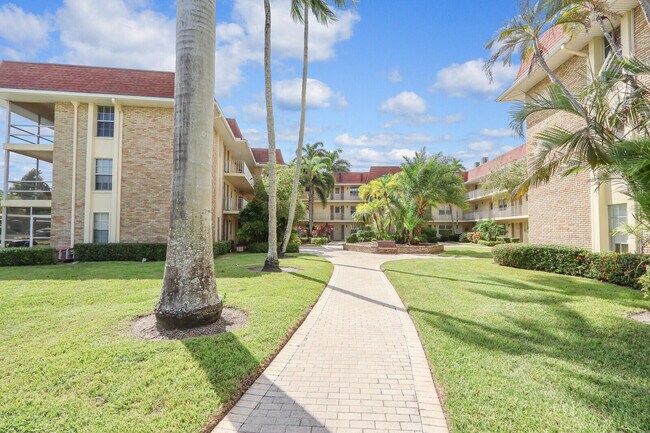 Foto del edificio - 5540 Tamberlane Cir