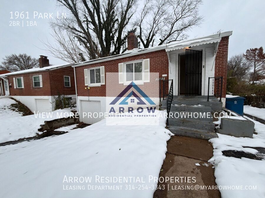 Primary Photo - 1961 Park Ln