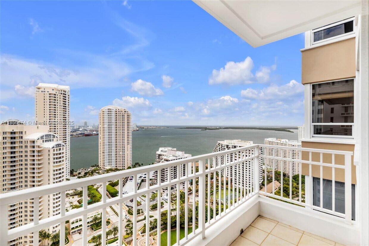 Foto principal - 801 Brickell Key Blvd