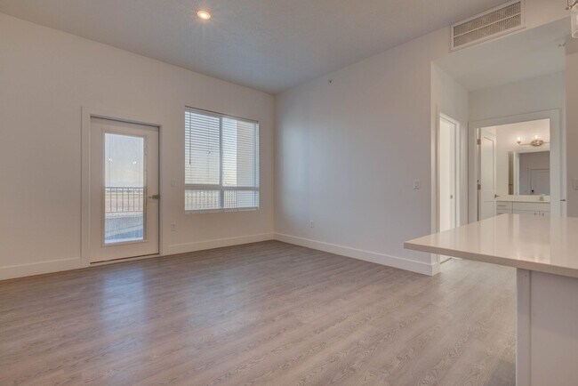 Foto del edificio - 101 N 2000 W