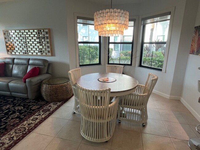 Building Photo - *** PELICAN MARSH*** 3BED / 2 BATH***GREAT...