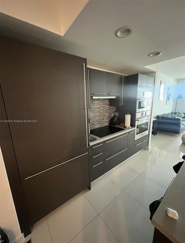 Foto del edificio - 7825 NW 107th Ave