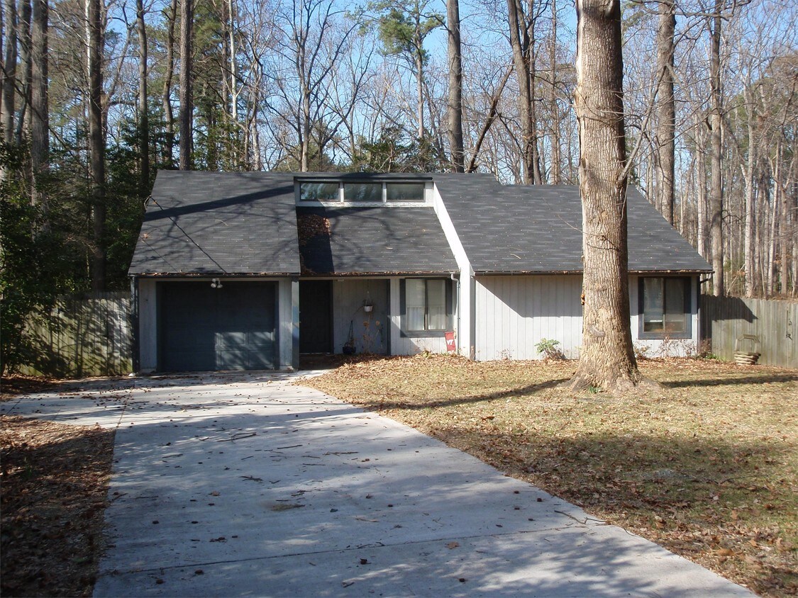 6651 Wharfview Ct, Gloucester Point, VA 23072 House Rental in