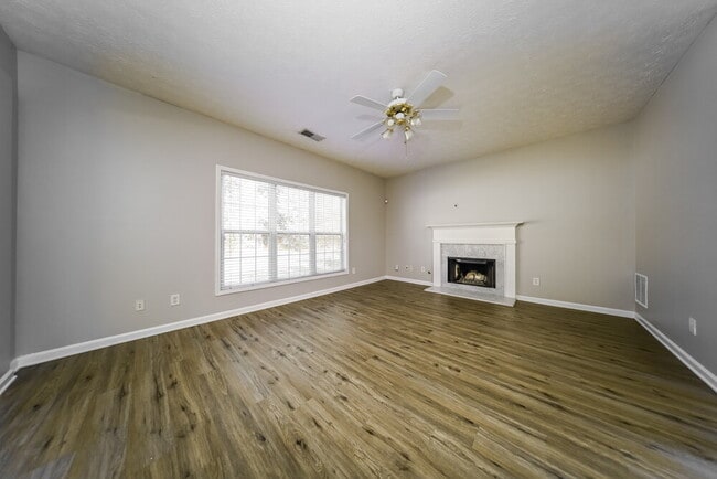 Building Photo - 145 Alessie Dr