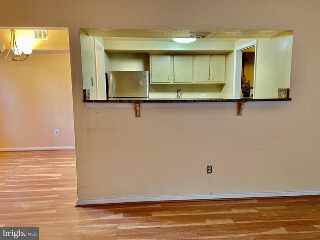 Foto del edificio - 8864 Walutes Cir