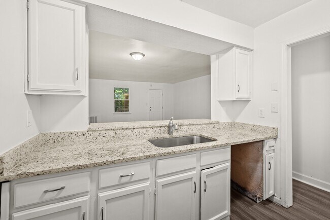 Foto del edificio - 648 Valley Crest Dr