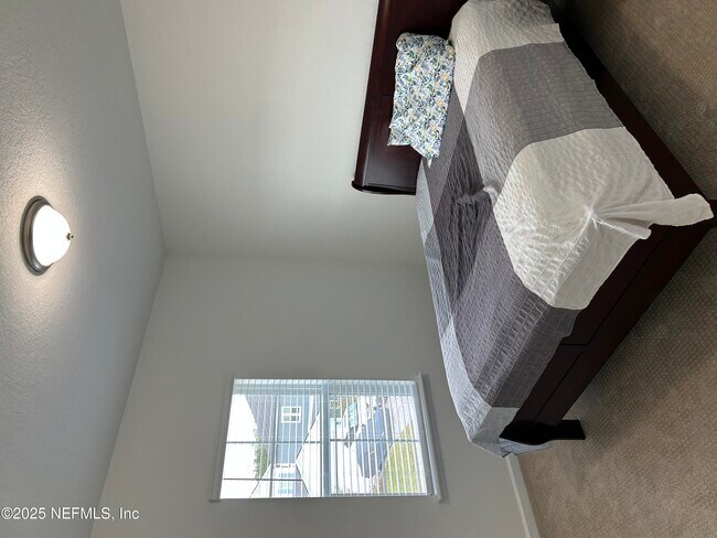 Foto del edificio - 588 Silver Landing Dr