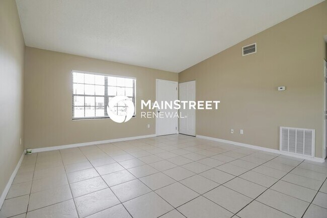 Foto del edificio - 3 Bedroom Pet-Friendly Home in Palm Bay, FL with Main Street Renewal
