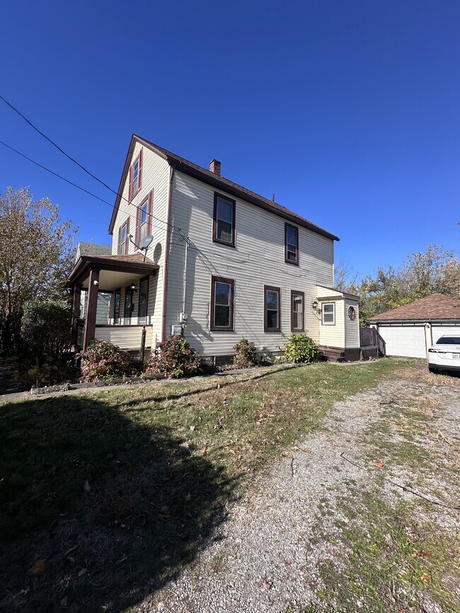 Foto del edificio - 223 E 27th St