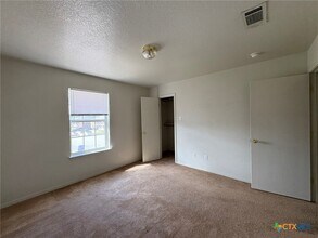 Building Photo - 4210 Primrose Dr