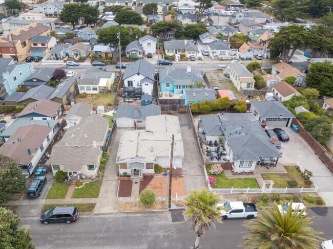 Building Photo - 145 Santa Maria Ave