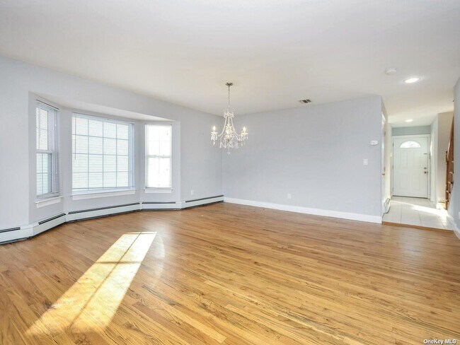 Building Photo - 48 Marwood Rd S