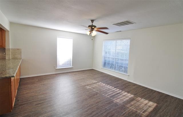 Foto del edificio - 313 Woodhaven Dr