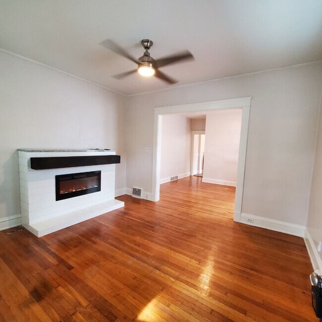 Foto del edificio - 17471-17473  Shaw Avenue,