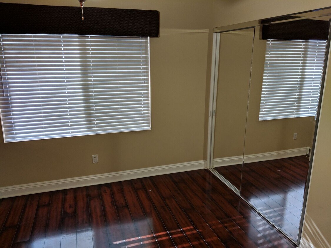 Foto principal - 589 11th St