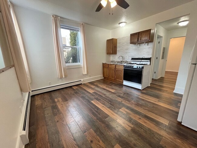 Building Photo - 1 Bed 1 Bath Apartment