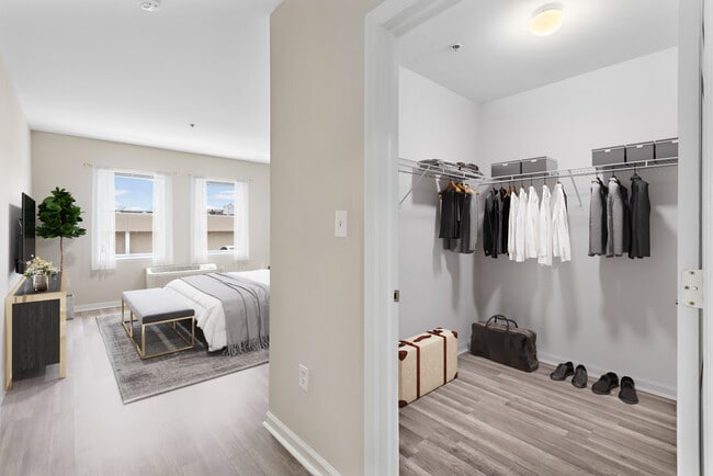 One Bedroom Apartment - Amazing Closet! - Edgewater Towne Center Apartments