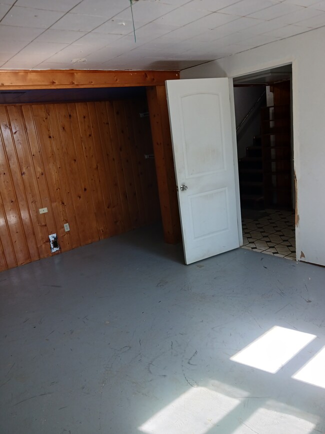 Basement bedroom 1 - 904 Garden Homes Dr