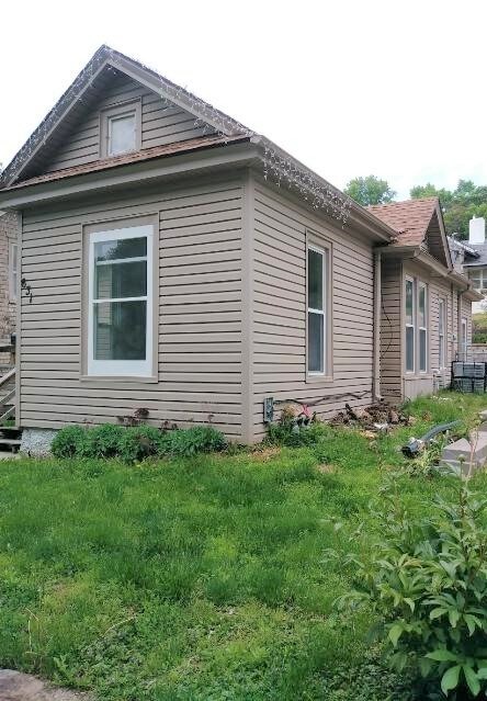 Building Photo - 631 Damon St