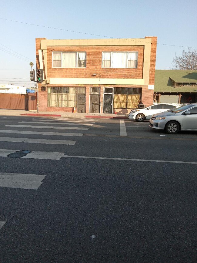 Foto del edificio - 4720 S Normandie Ave