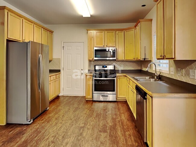 Foto del edificio - 2485 Chandler Grove Dr