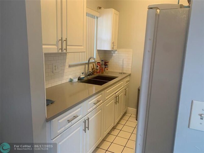 Building Photo - 8901 NW 38th Dr