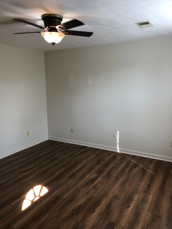 Foto del edificio - 311 Timothy Way