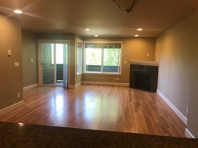 Building Photo - 11030 Greenwood Ave N