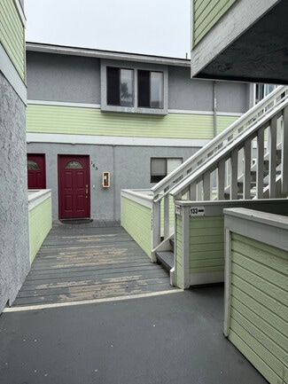 Building Photo - 165 Palm Ave