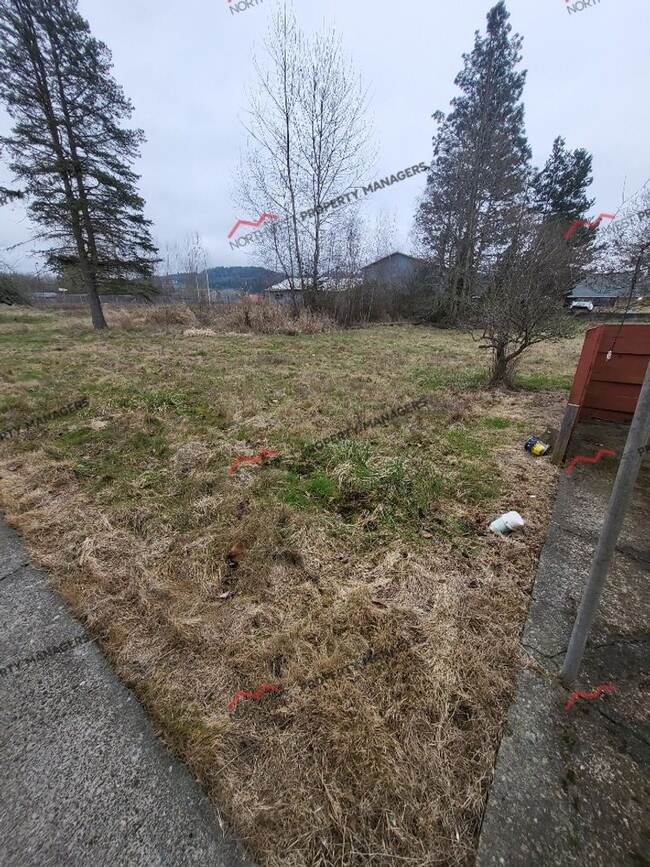 Building Photo - STATUS:  Available | R215 | $1895.00