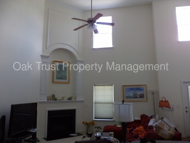 Building Photo - 7428 Northgate Dr