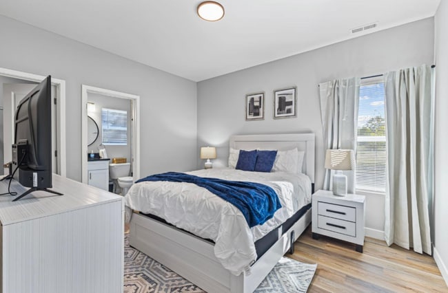 Photo - Talbott St House