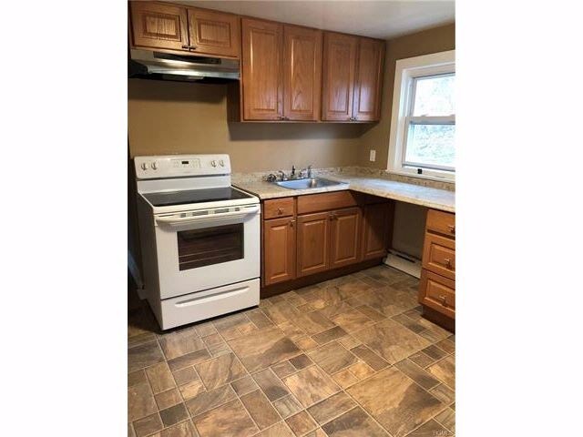 Building Photo - 10 Suffern Ln