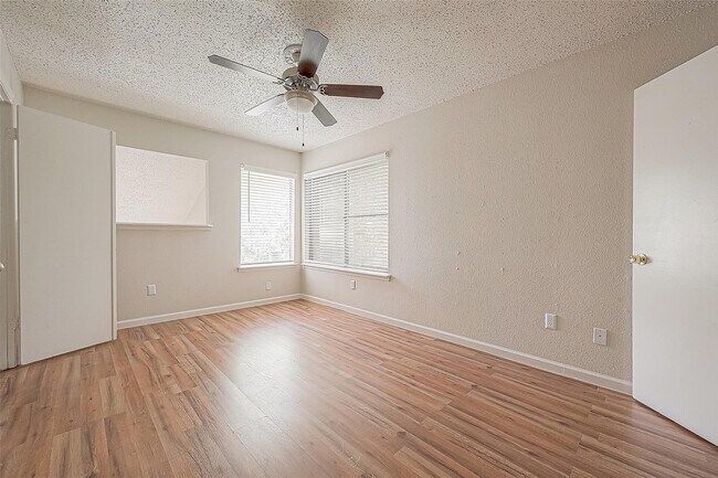 Foto del edificio - 7415 Colima Dr