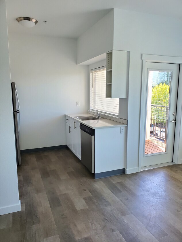 Primary Photo - 7676 N Lombard St
