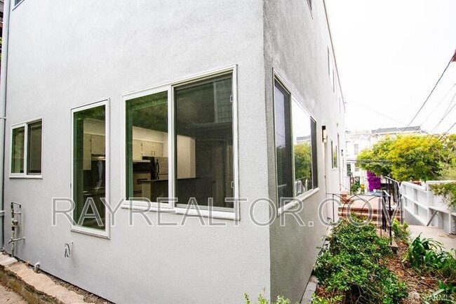 Building Photo - 459 Jersey St