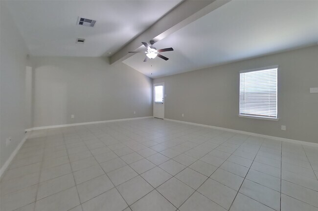 Building Photo - 417 Palomino Stand Dr