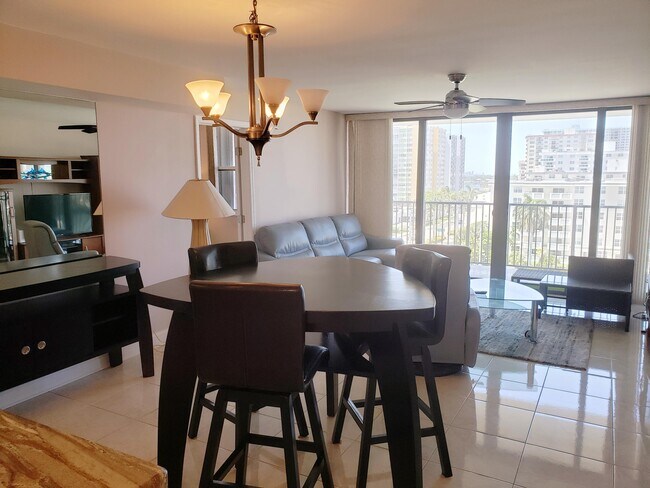 Building Photo - 2101 S Ocean Dr