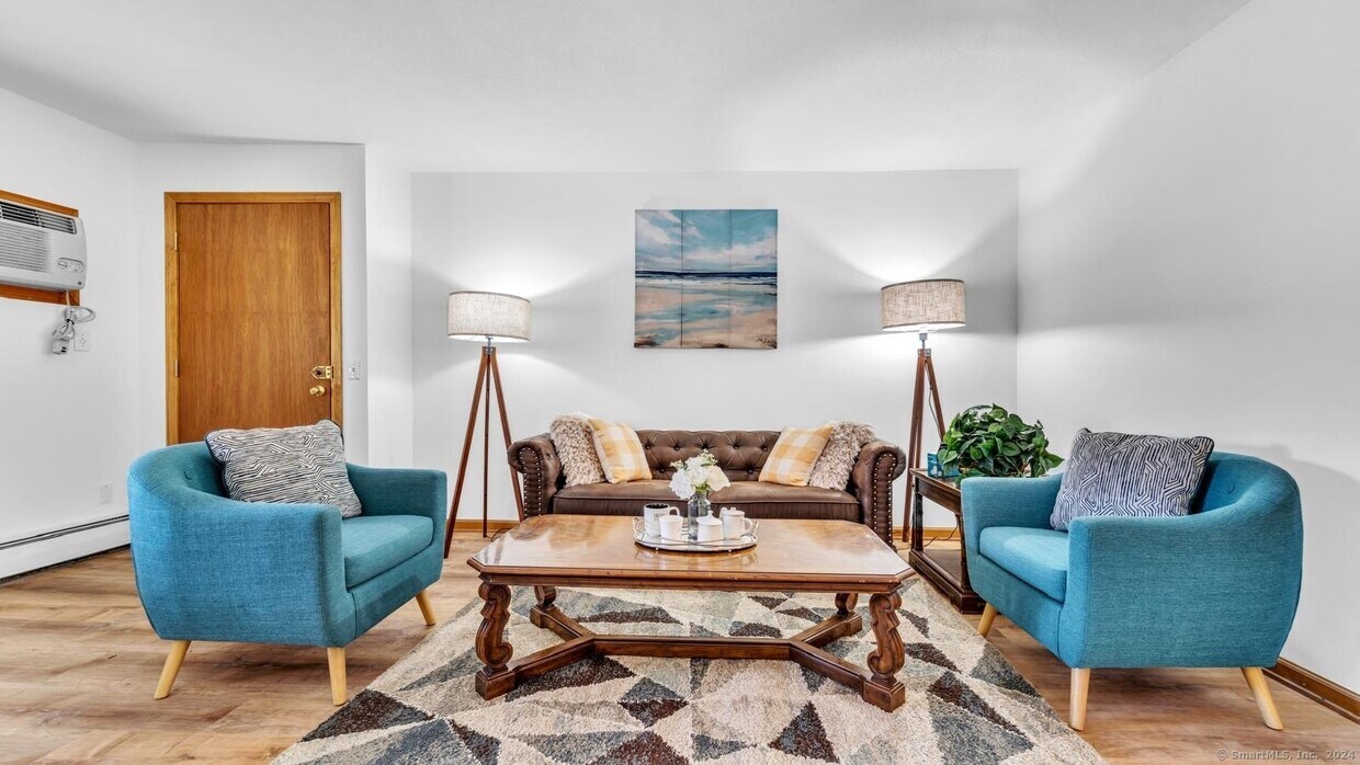 64 White Deer Rocks Rd Unit 4D, Woodbury, CT 06798 Room for Rent in