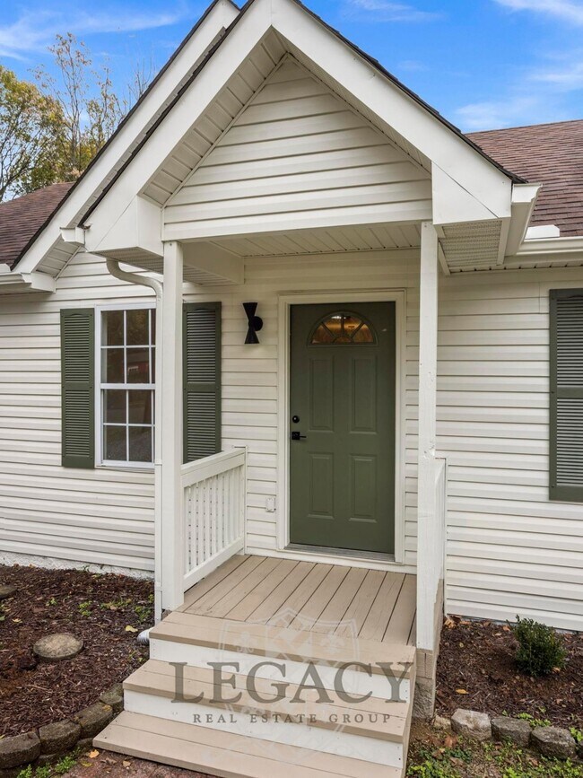 Building Photo - 100 Sadler Ct